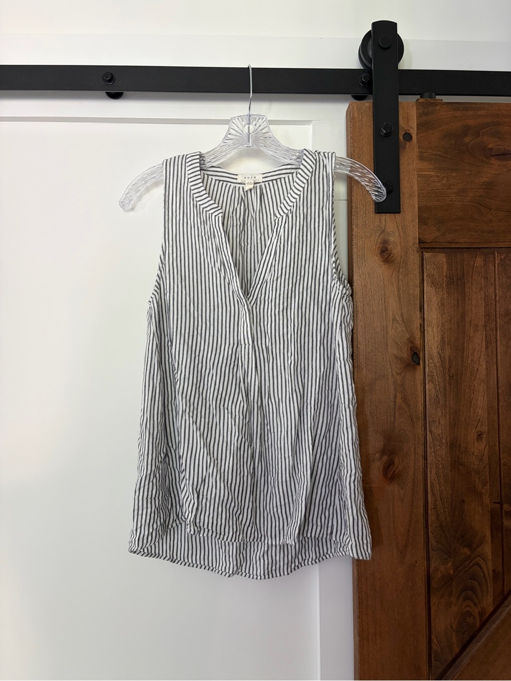 anthropologie striped white and gray sleeveless top